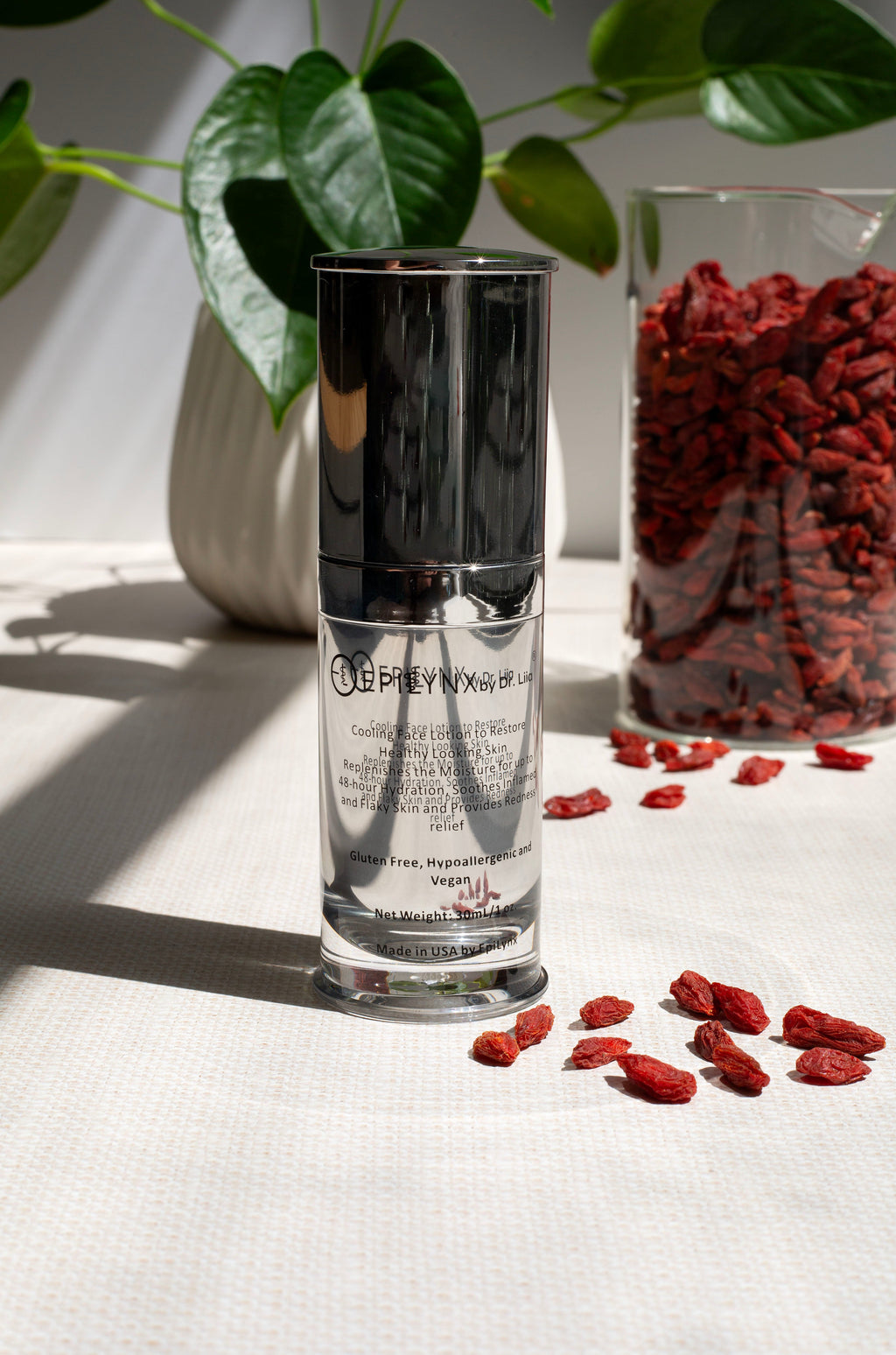 Lightweight Face Moisturizer for Sensitive & Dry Skin – Calming & Hydrating